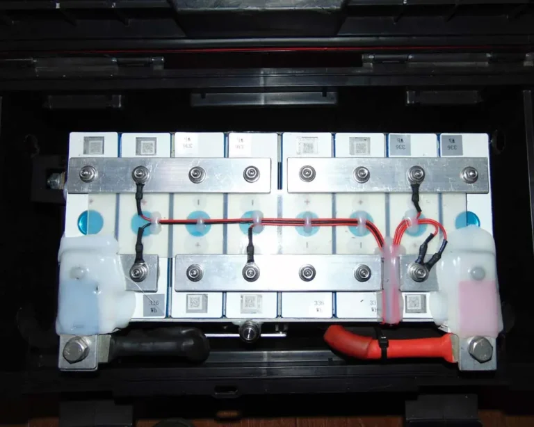 Building a Resilient Indoor Hydroponic Garden with LiFePO4 Backup